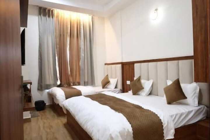 Room 3 of 21