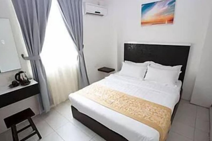 Room 7 of 14