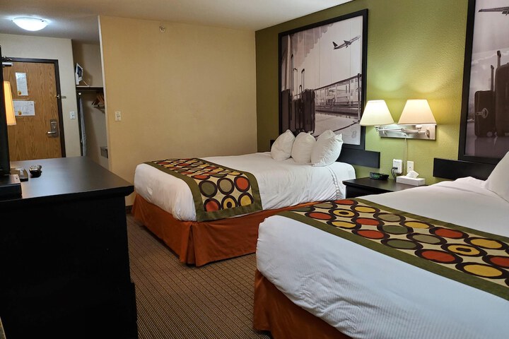 Room 10 of 72