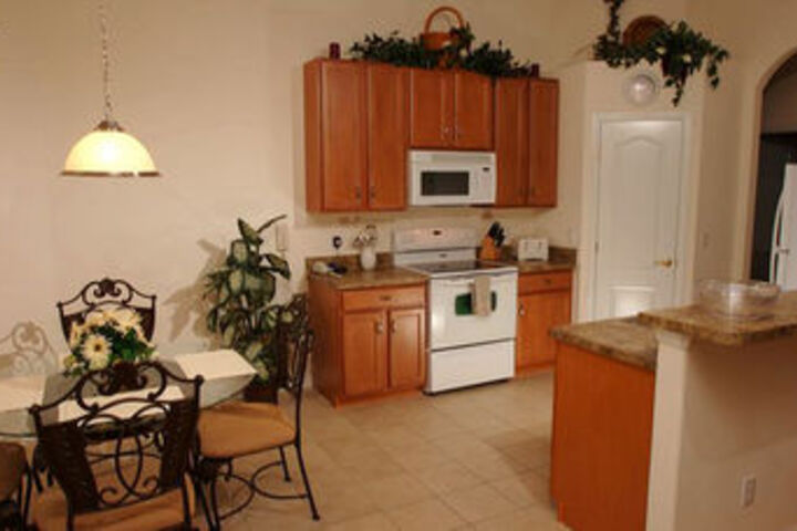 Room 4 of 7