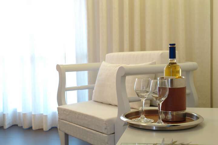 Room 28 of 106
