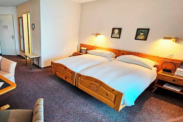 Room 43 of 97