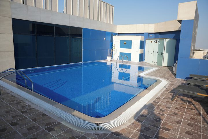 Pool 21 of 30