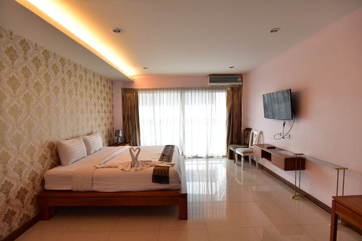 Room 17 of 34
