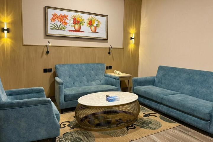 Room 105 of 181