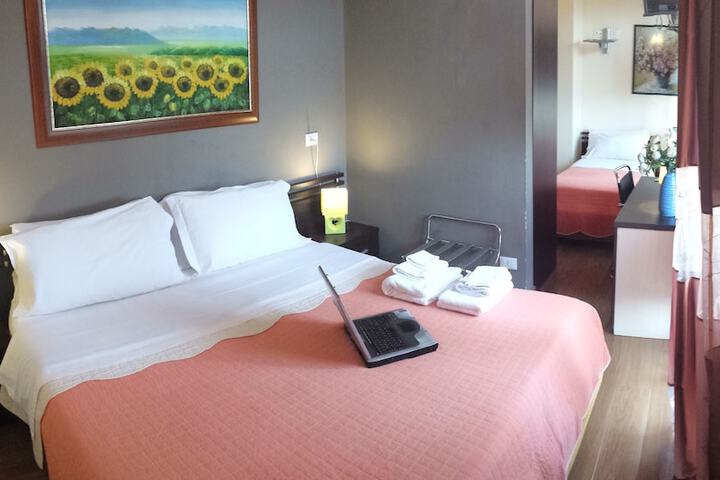 Room 4 of 50