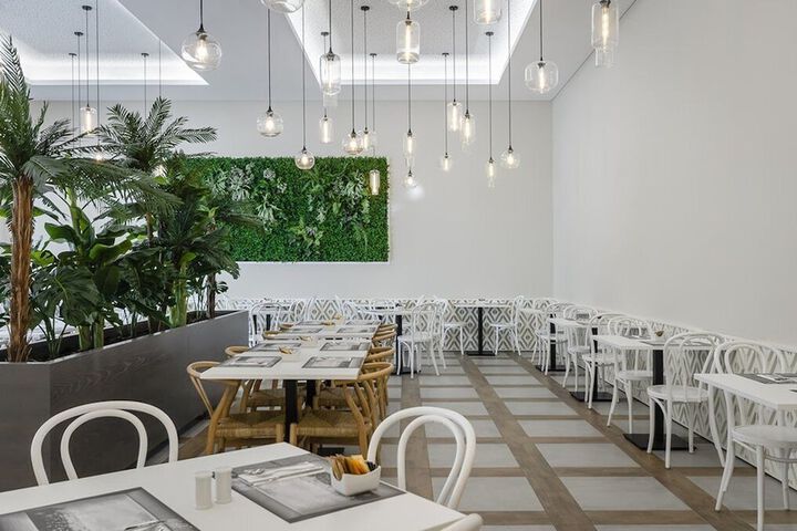 Dining 60 of 76