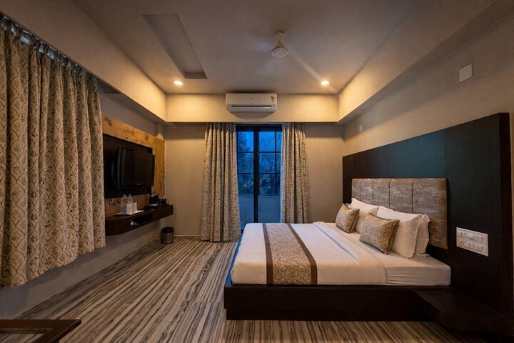 Room 10 of 51