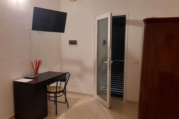 Room 9 of 23