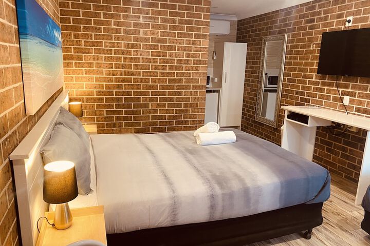 Room 16 of 46
