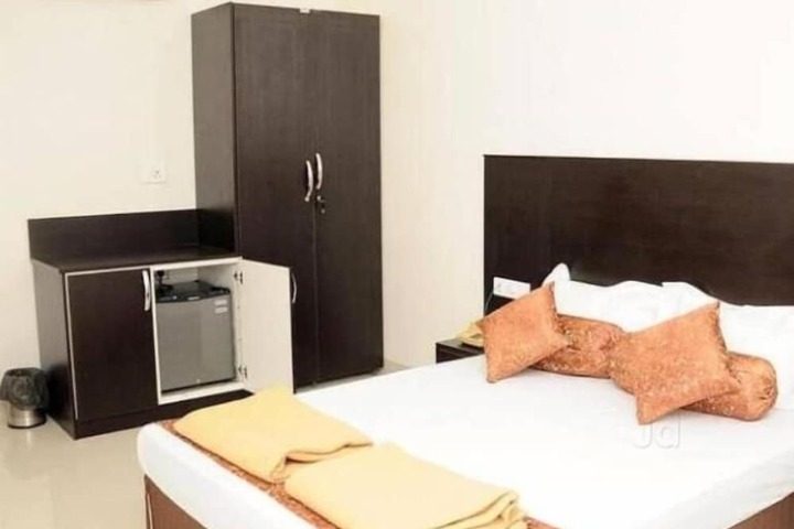 Room 5 of 20
