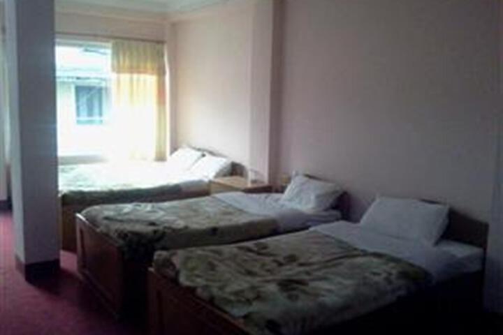 Room 2 of 7