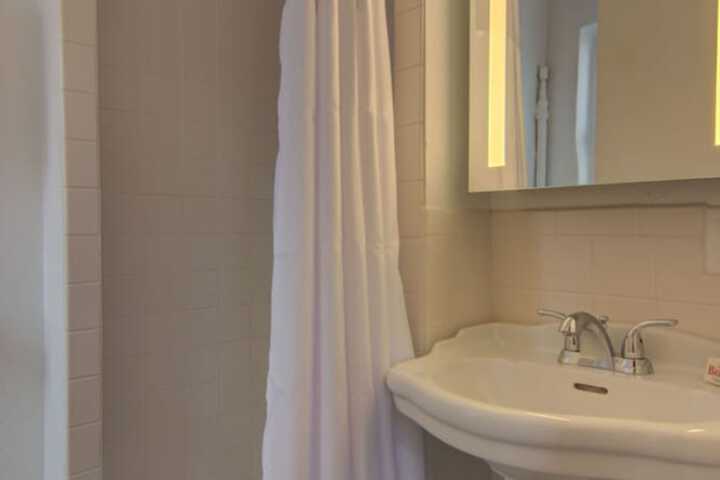Room 15 of 23