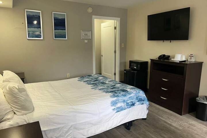 Room 8 of 13
