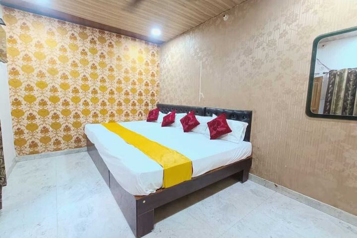 Room 15 of 26