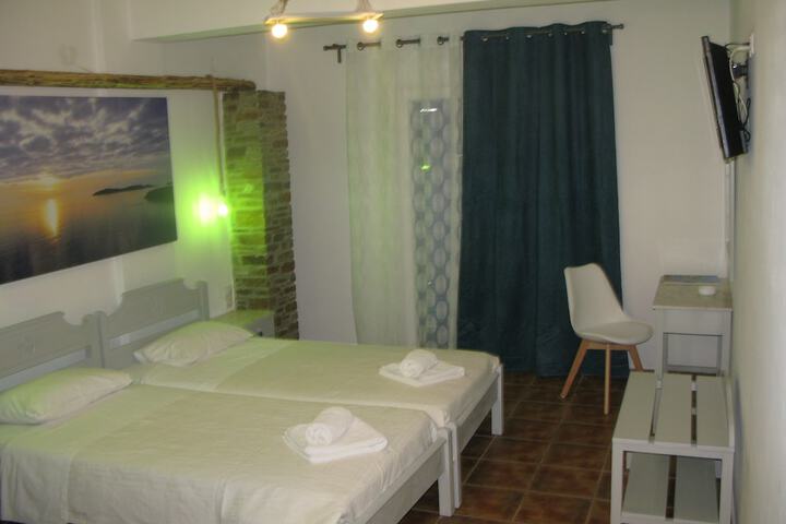 Room 12 of 22