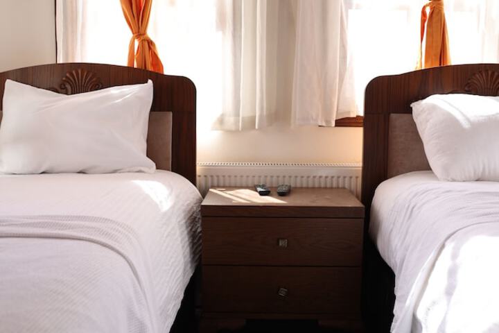 Room 3 of 25