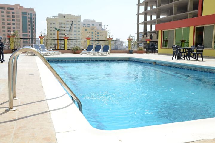 Pool 40 of 47