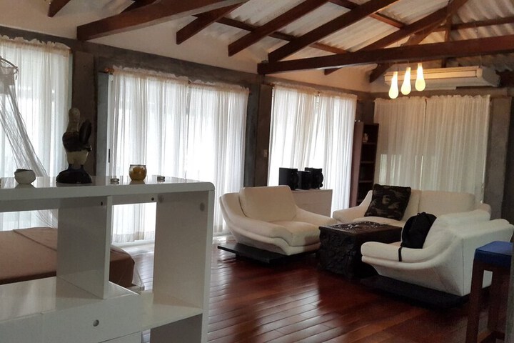 Room 8 of 17