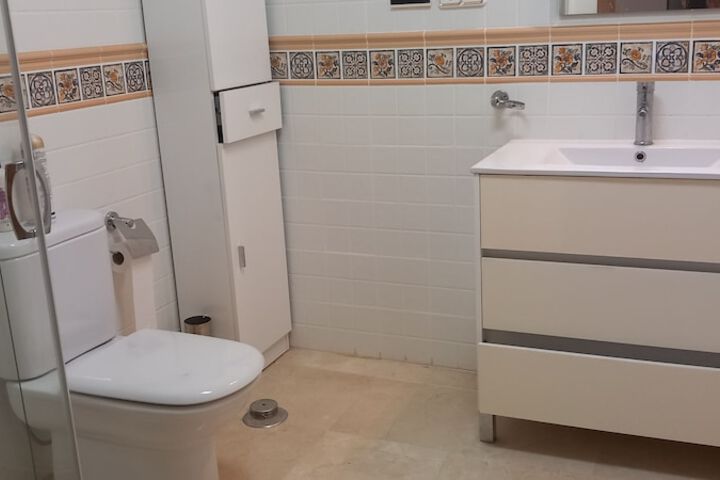 Room 42 of 60