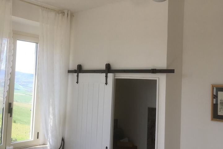 Room 4 of 24