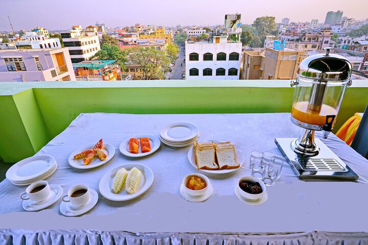 Breakfast/Coffee Service 28 of 41