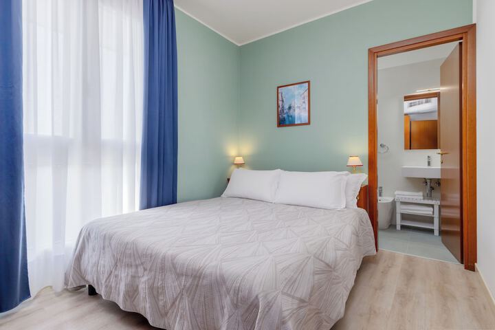 Room 44 of 61