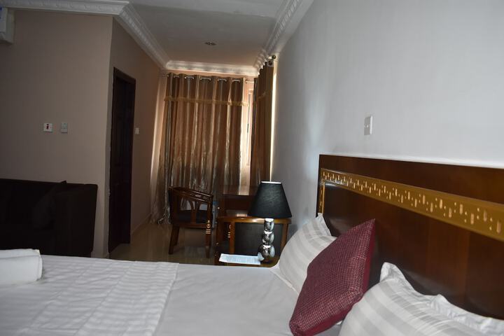 Room 8 of 30