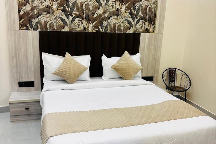 Room 6 of 21