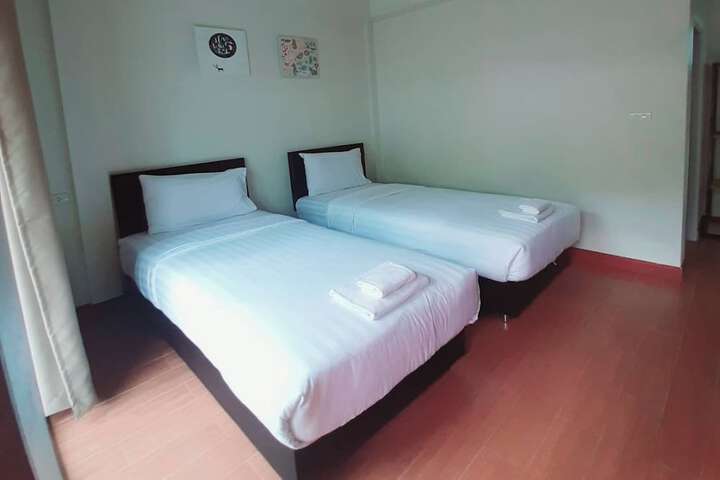 Room 8 of 37