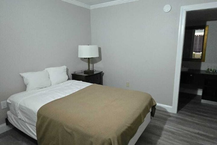 Room 29 of 66