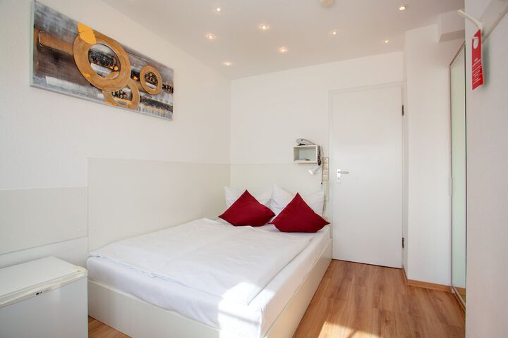 Room 10 of 51