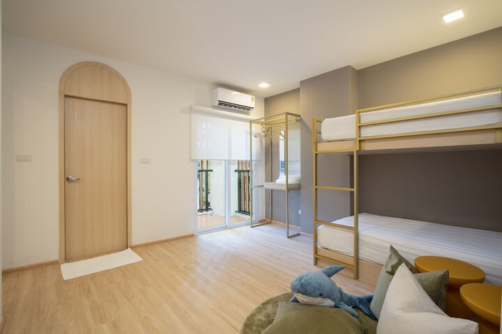 Room 30 of 85