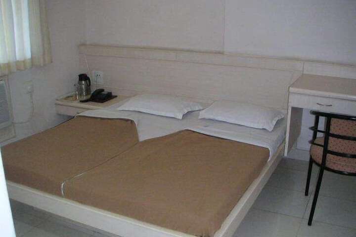 Room 4 of 23