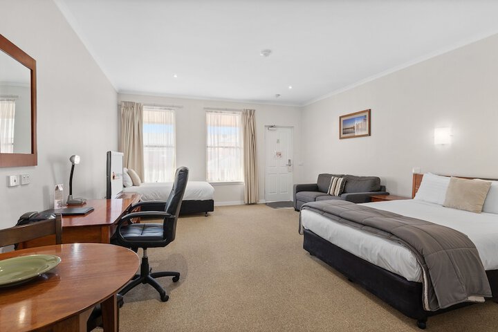 Room 5 of 24