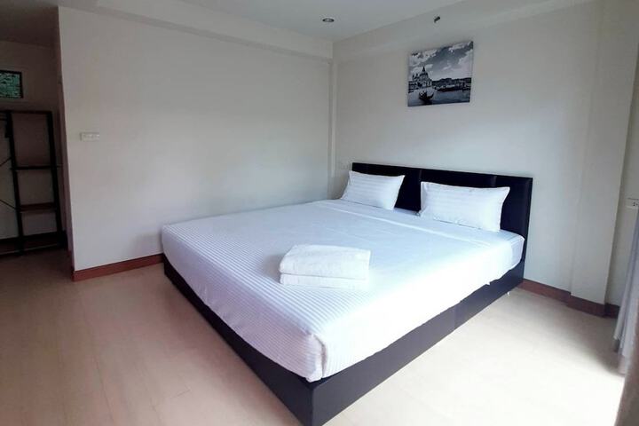 Room 5 of 37