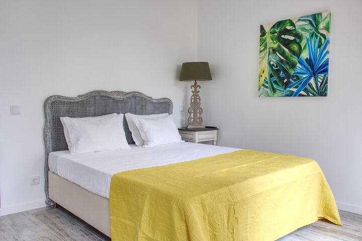 Room 2 of 39
