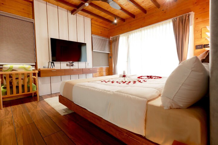 Room 8 of 27