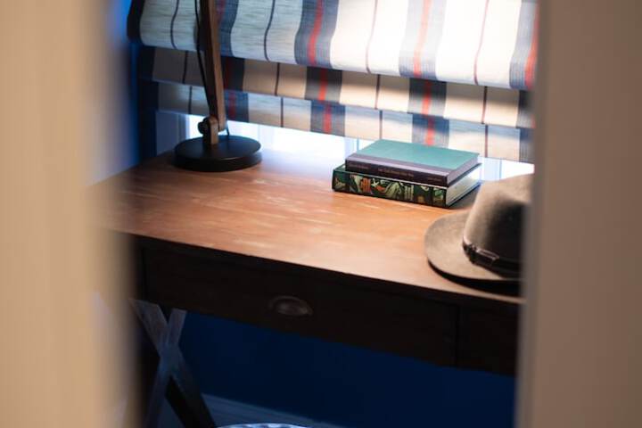 Room 6 of 98