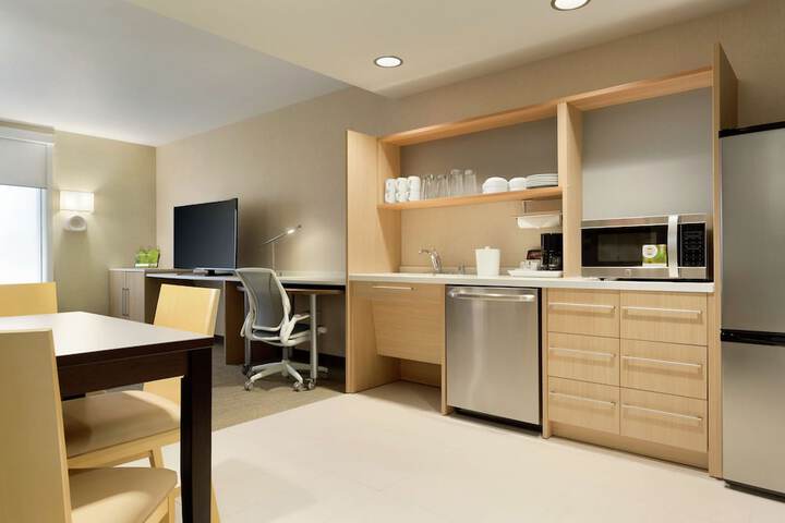 Room 19 of 37