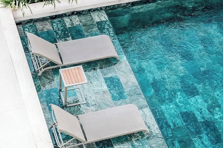 Pool 33 of 41