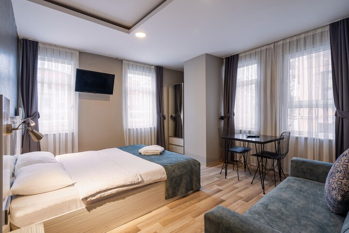 Room 16 of 73
