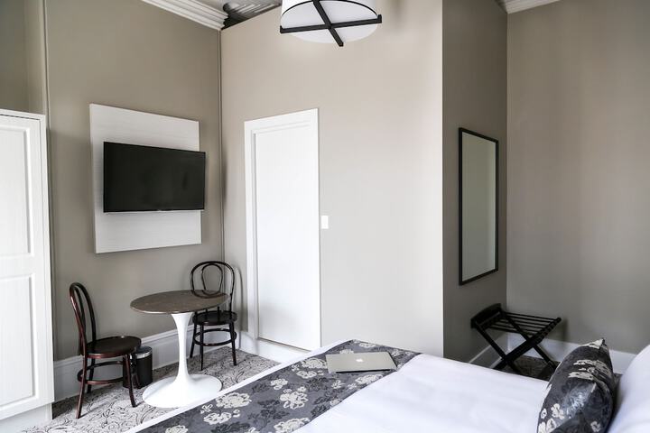 Room 9 of 50
