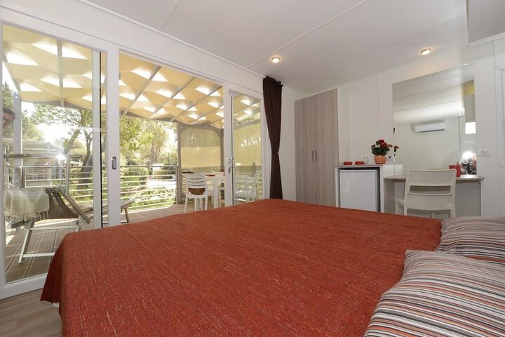 Room 15 of 50