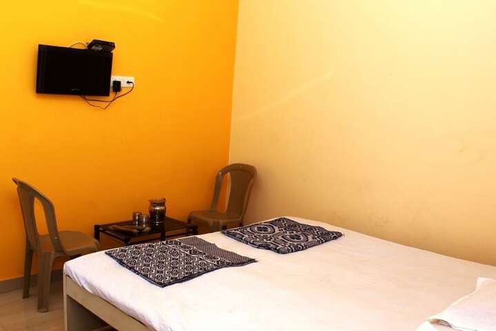 Room 5 of 14
