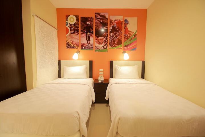 Room 16 of 53