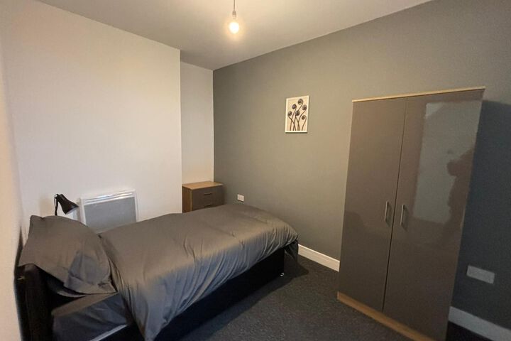 Room 32 of 93
