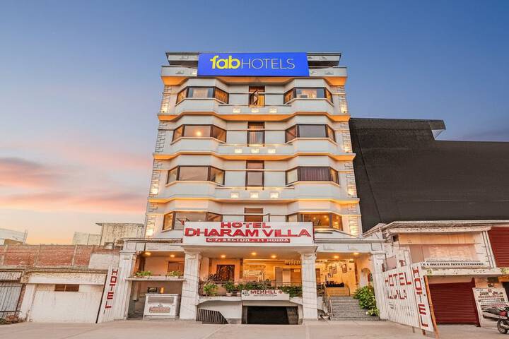 FabHotel Comfort Stay I - 700m from Metro Multispeciality Hospital Noida