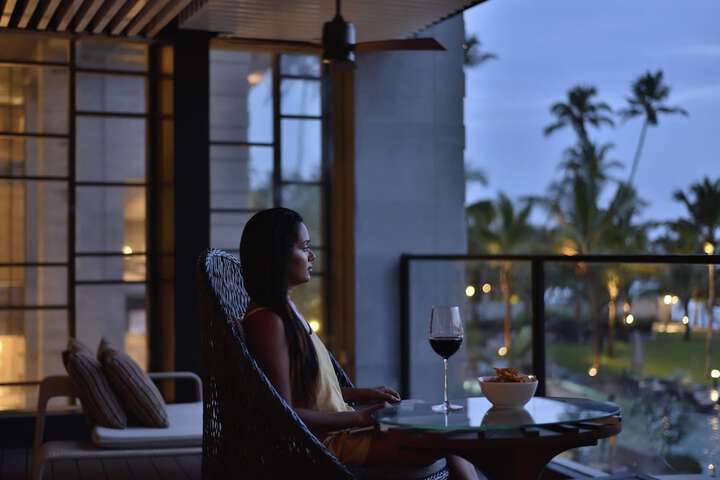 Lounge 78 of 98