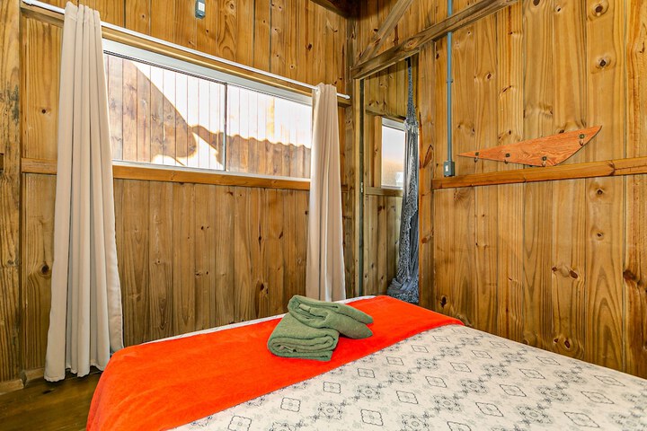 Room 4 of 94